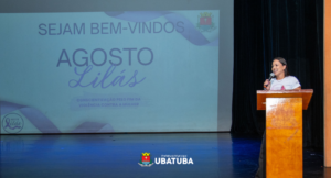 Ubatuba reúne servidores em ato institucional do Agosto Lilás