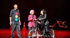 Teatro leva educação para o trânsito à Semana Nacional em Ubatuba